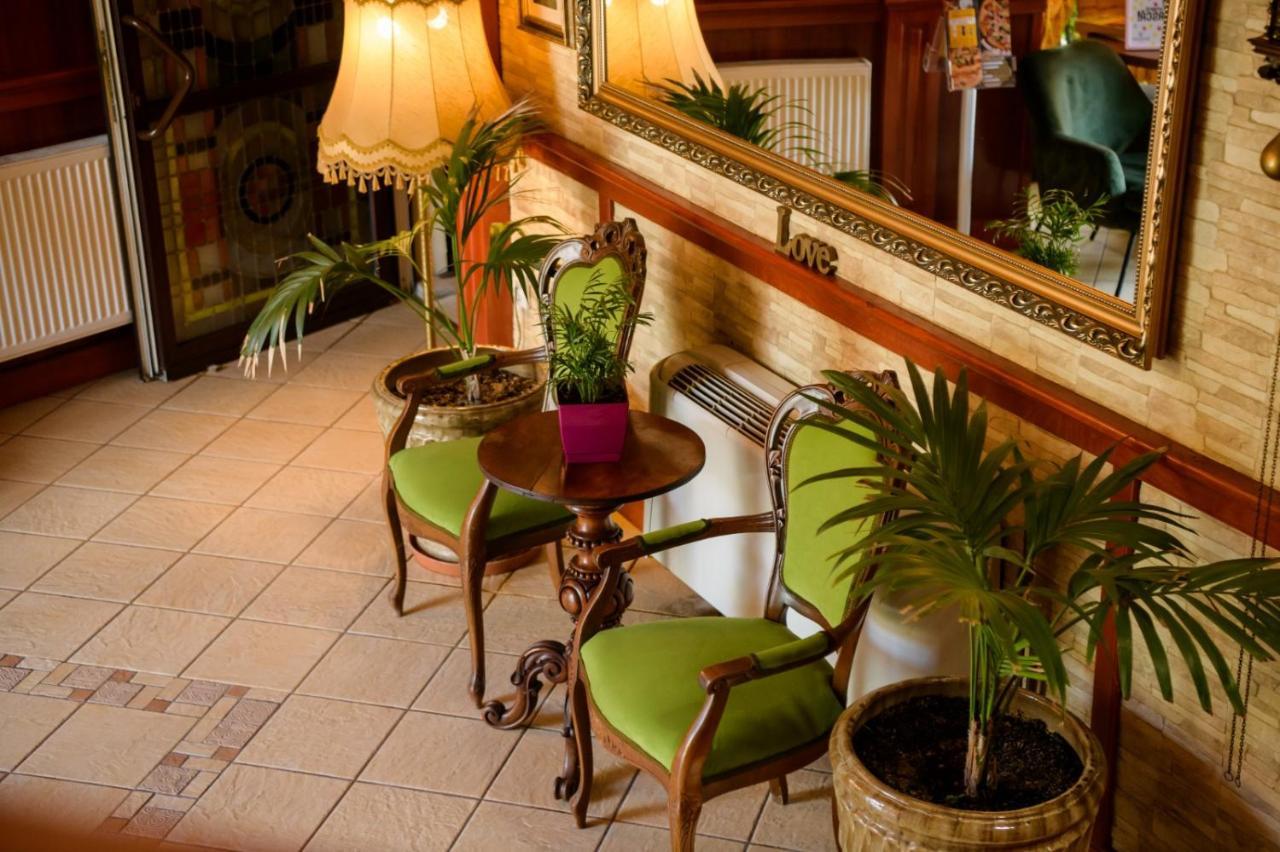 Hotel Castel Râmnicu Vâlcea Extérieur photo