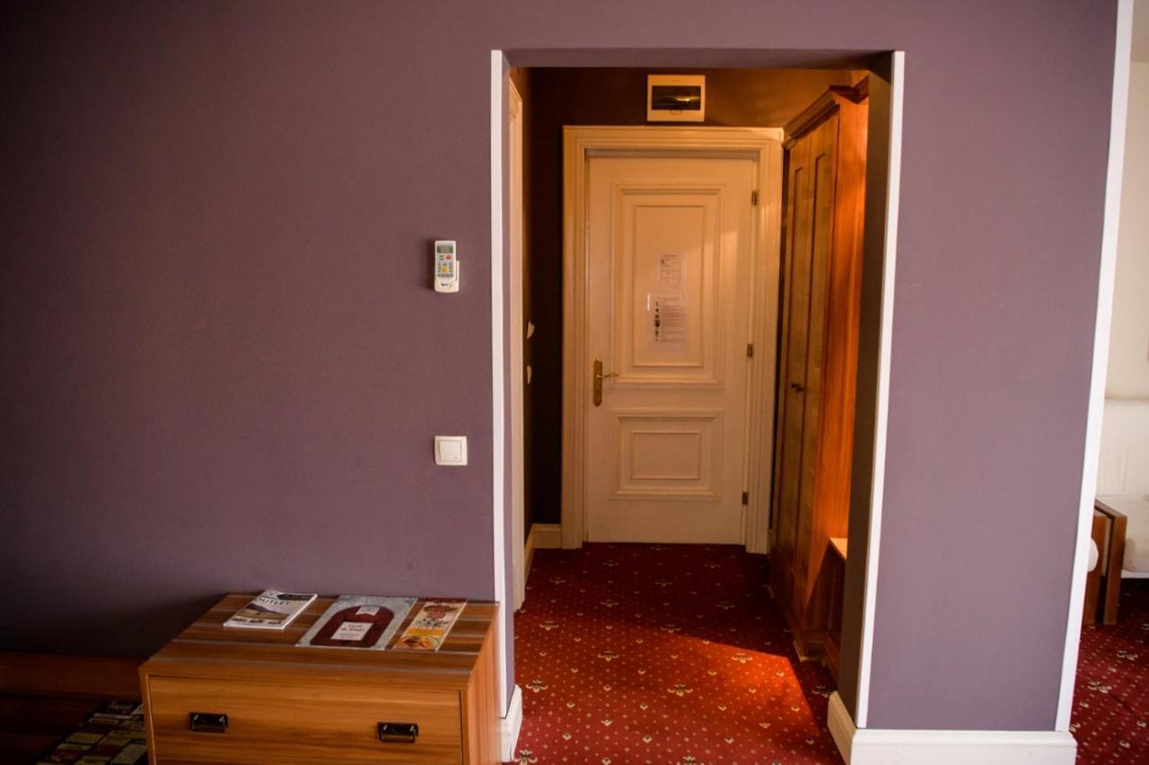 Hotel Castel Râmnicu Vâlcea Extérieur photo