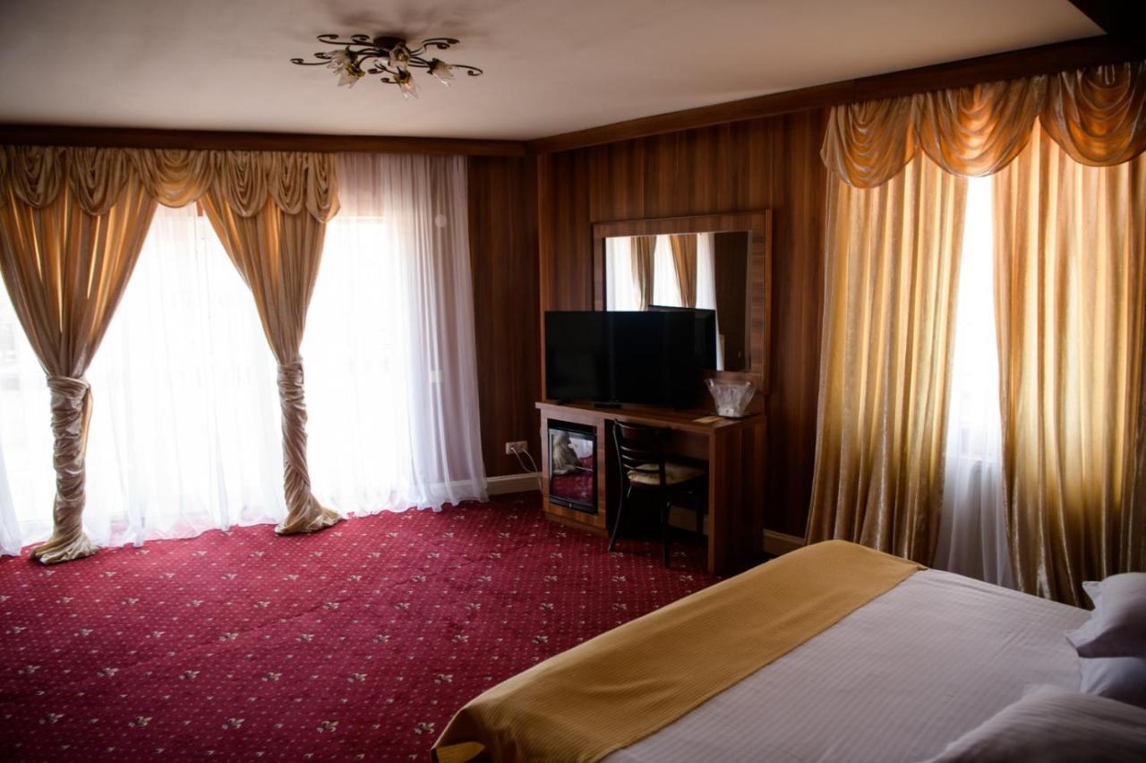 Hotel Castel Râmnicu Vâlcea Extérieur photo