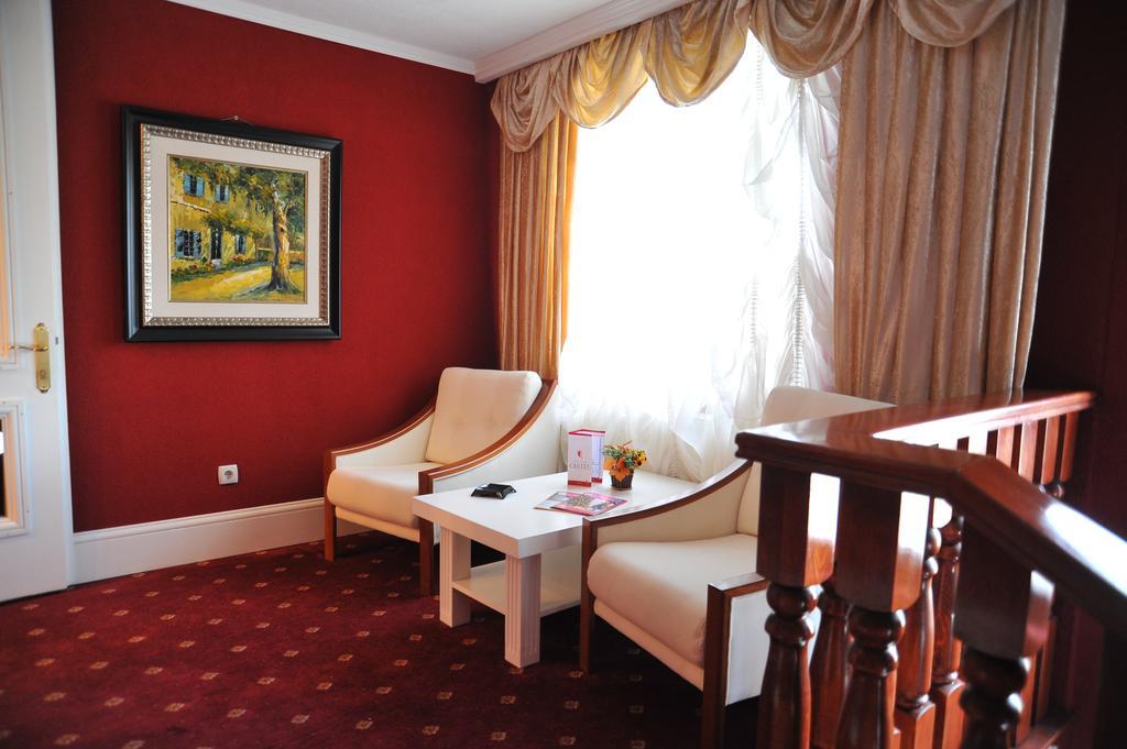 Hotel Castel Râmnicu Vâlcea Extérieur photo