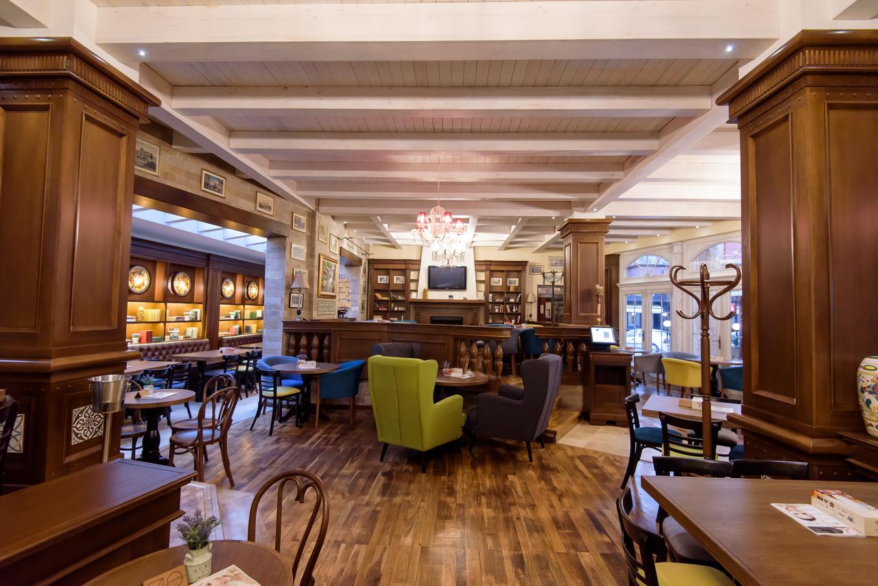 Hotel Castel Râmnicu Vâlcea Extérieur photo